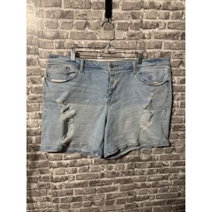Maurices‎ Denim Shorts Distressed Rips Light Wash Casual Womens Size 18